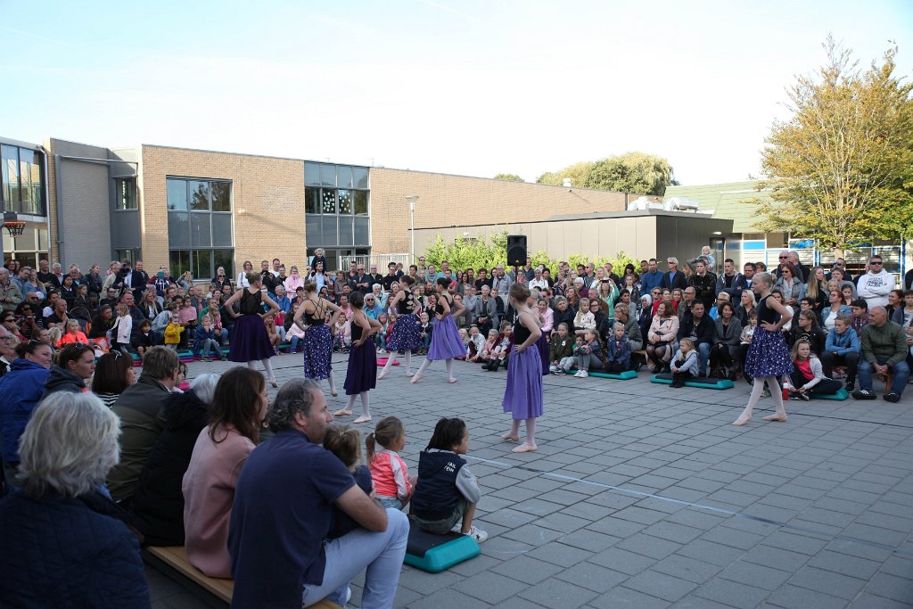 Schoolplein Festival B 106.jpg